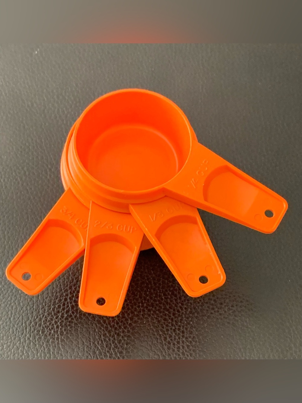 Tupperware Measuring Cups Harvest Orange 4pc Set Nesting 1/4 Cup To 3/4 Cup